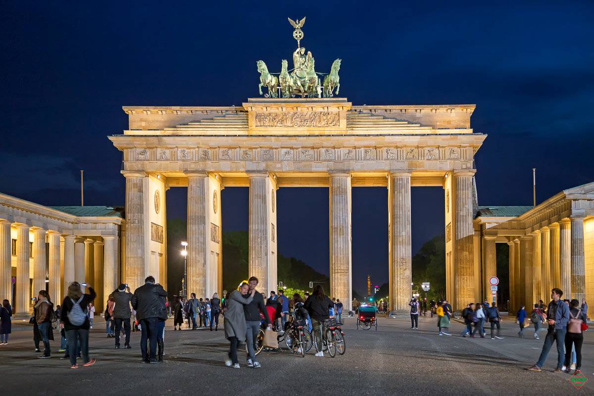 Бранденбургские ворота – один из символов туристической Германии