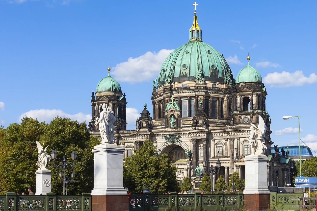 Берлинский кафедральный собор: история, архитектурный облик, святыни, адрес