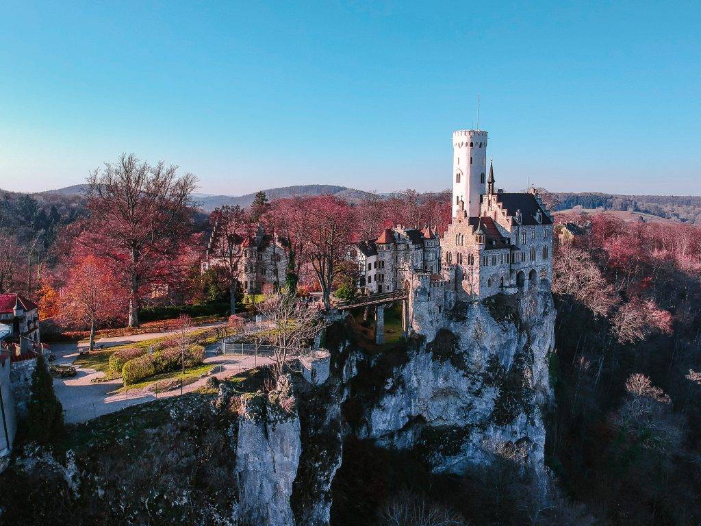 10 самых красивых замков германии: почему замок нойшванштайн считается самым популярным в европе