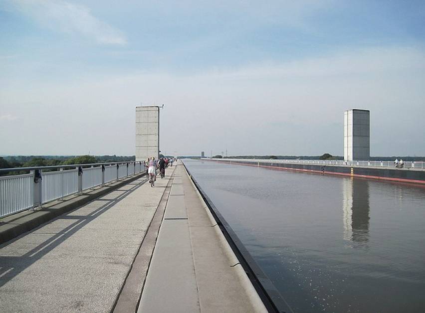 Магдебургский водный мост, его история и аналоги