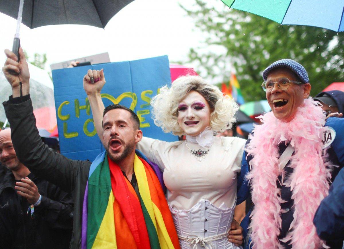 Любимый элгбткторат: как меркель обернула легализацию однополых браков в фрг в свою пользу