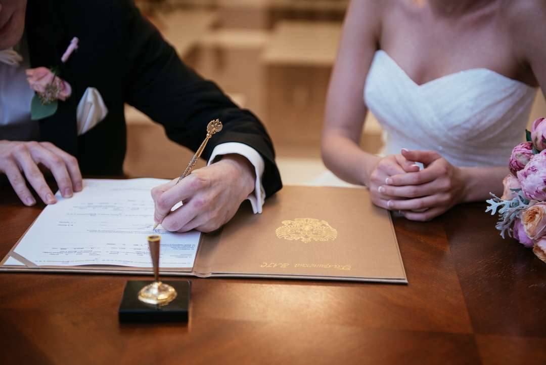 Регистрация и заключение брака с иностранцем в россии: правила и особенности процедуры