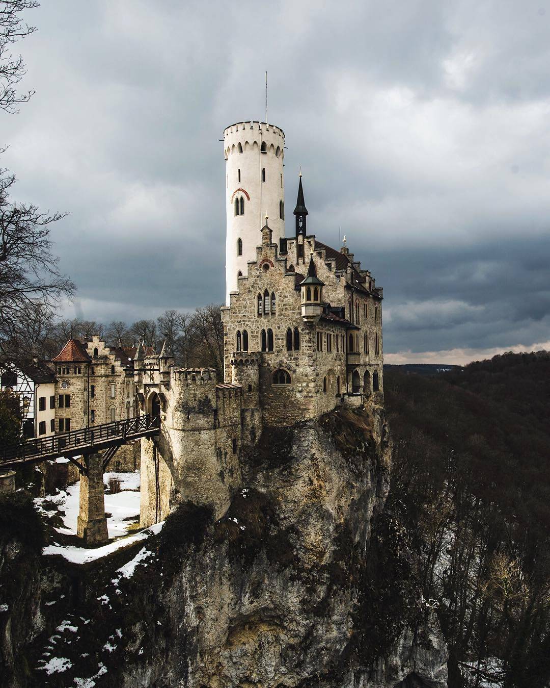 Великолепный замок лихтенштайн: сказочное место в реальной жизни