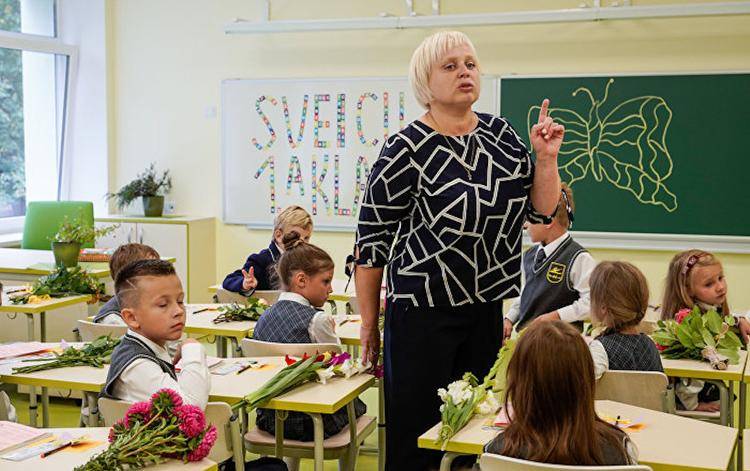 Русские в латвии в 2021 году: отношение, школы, работа