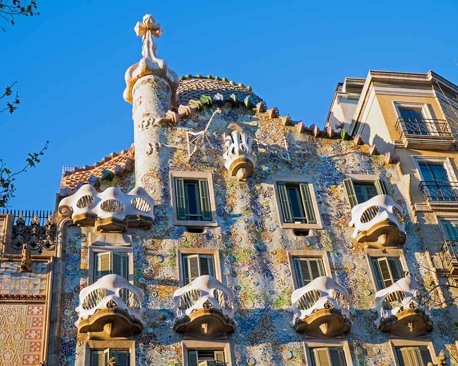 7 архитектурных шедевров Антонио Гауди, которые украшают Барселону