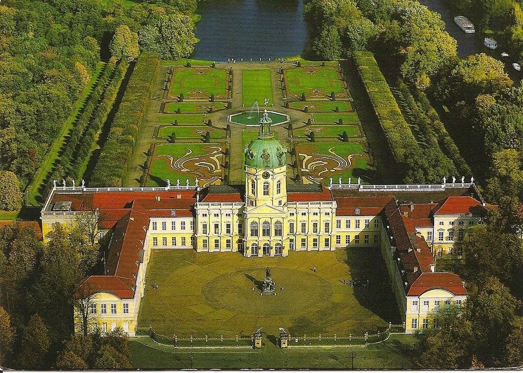 Достопримечательности Германии: замок Шарлоттенбург в Берлине