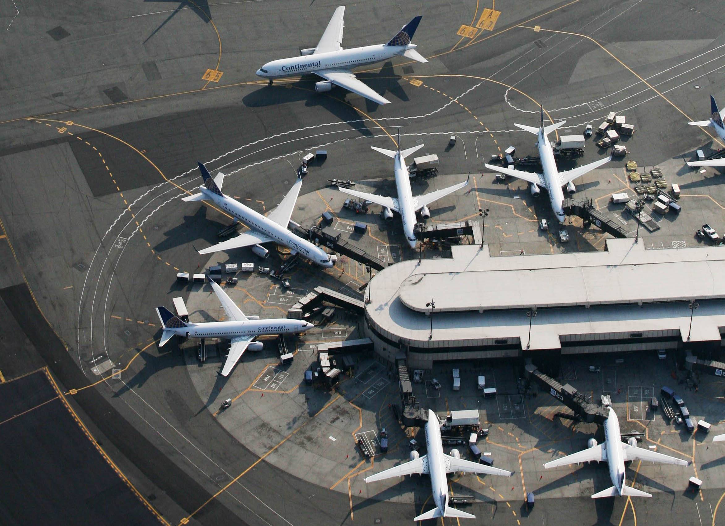 Сколько аэропортов в нью йорке