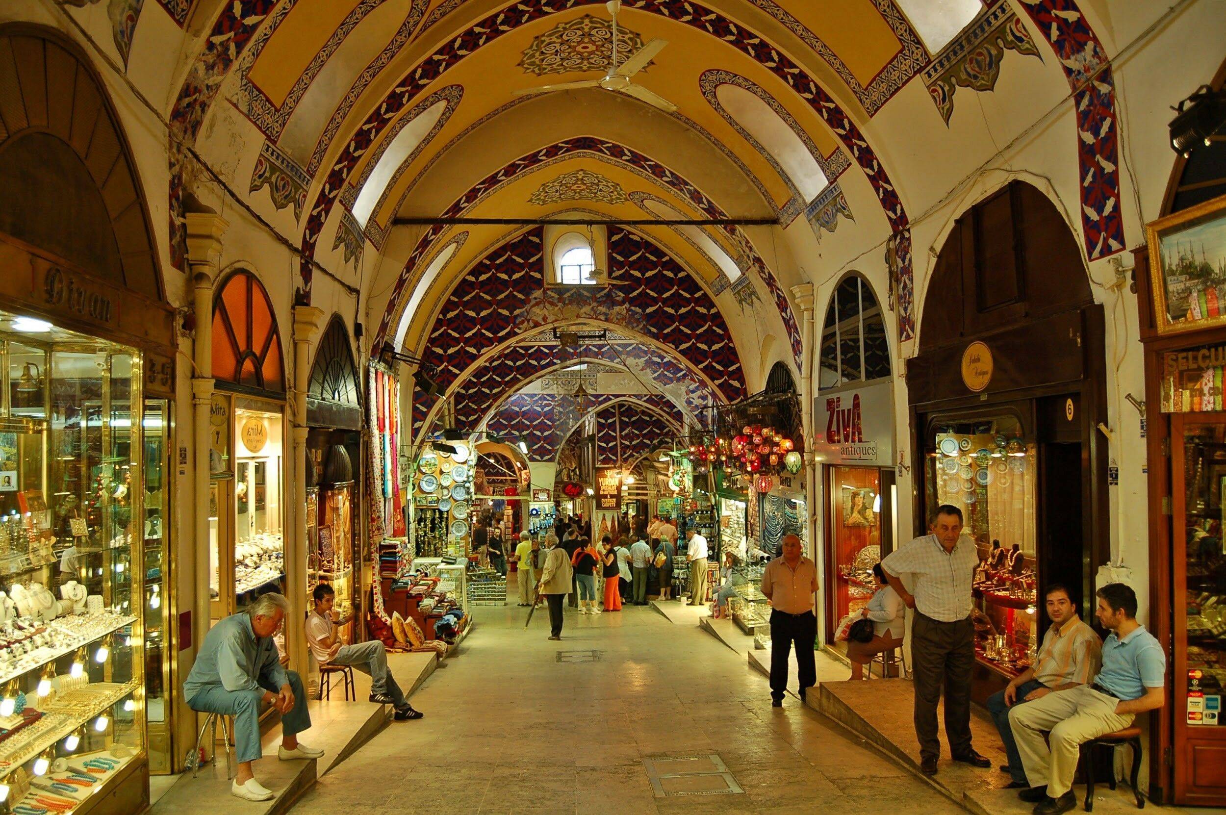 Стамбульский Гранд-базар готов вновь принимать посетителей: названа дата