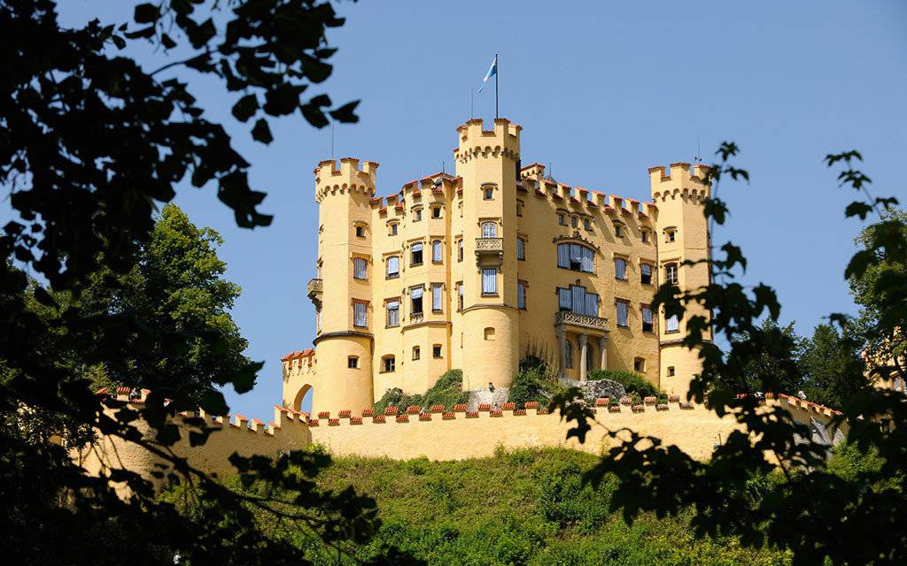 Лебединый замок нойшванштайн в баварии - чудеса света