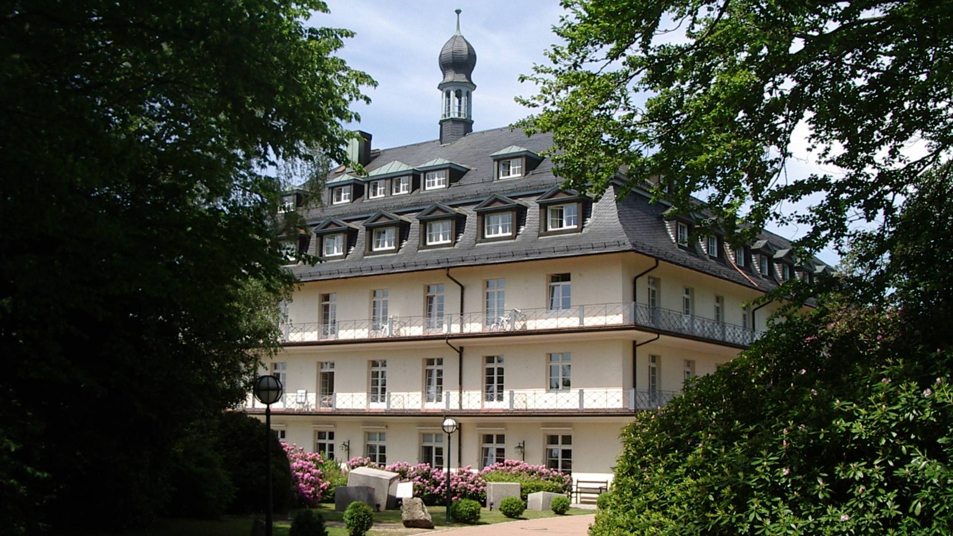 Здоровье и нега для двоих - программа отдыха и реабилитации на курорте баден-баден в германии - medhaus, germany
