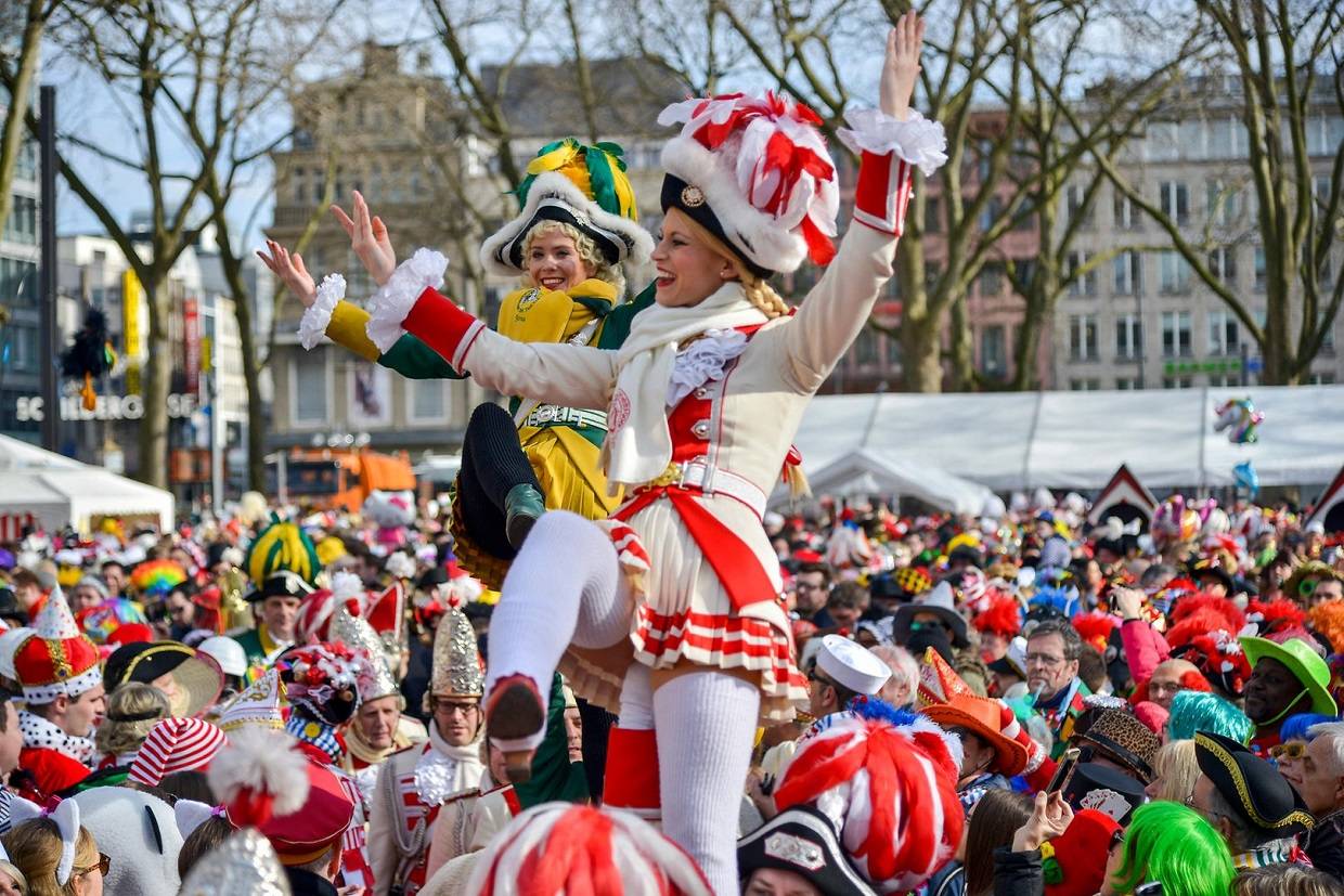 Кельнский карнавал - большой костюмированный праздник германии