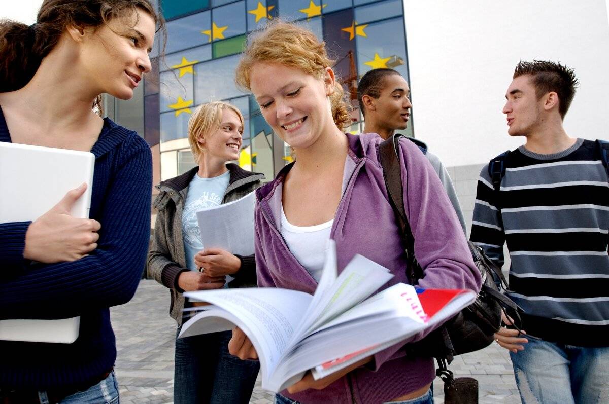 10 стипендий для финансирования учёбы в германии