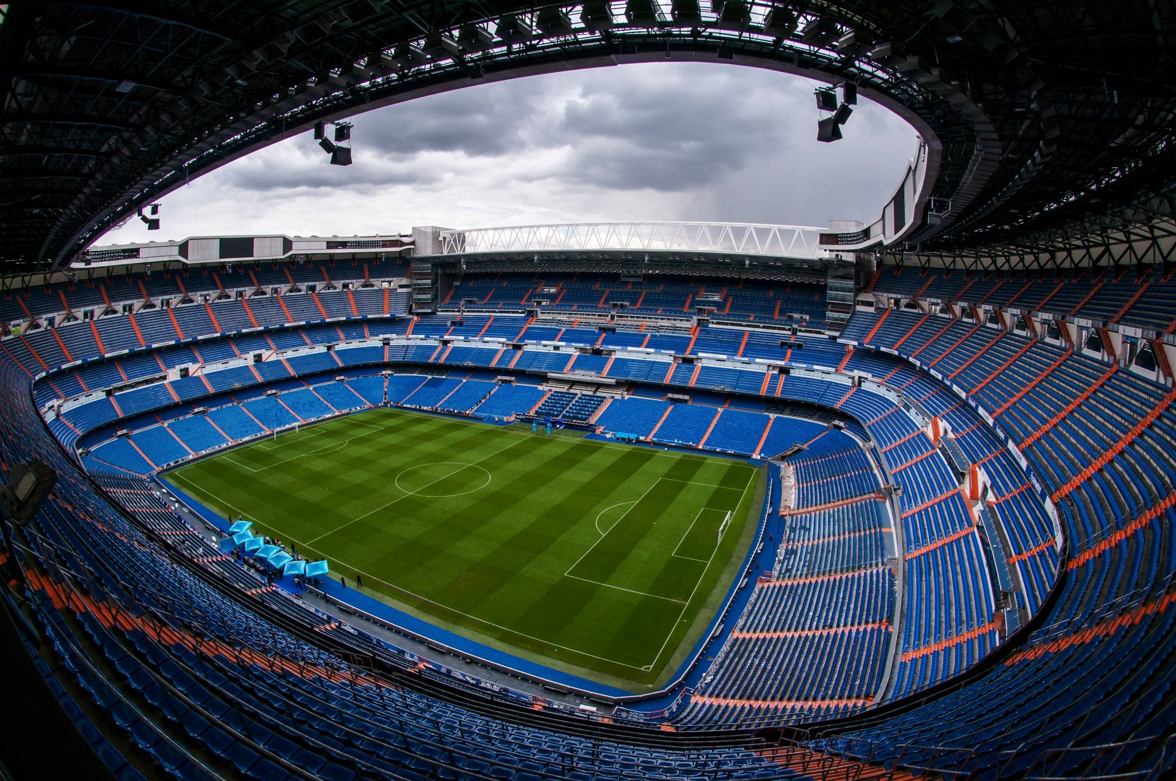 Список футбольных стадионов испании — википедия