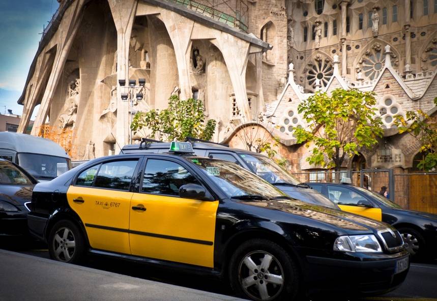 Как ловить такси в разных странах и сколько это стоит • tripsecrets