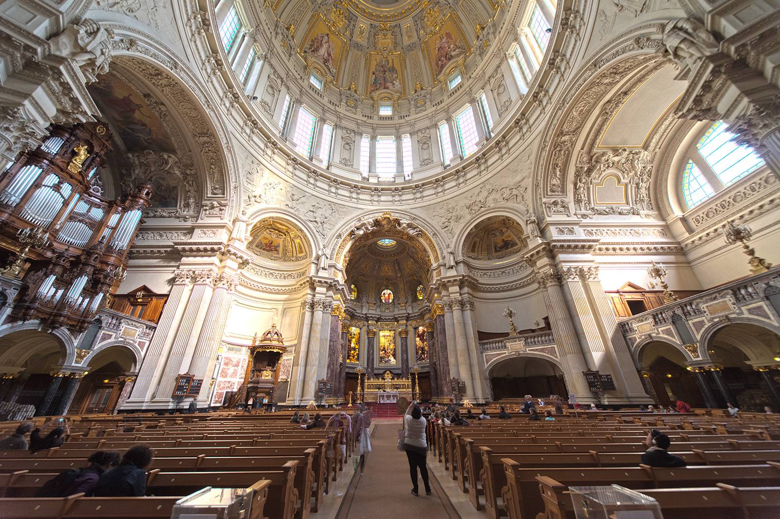 Берлинский кафедральный собор: история, архитектурный облик, святыни, адрес