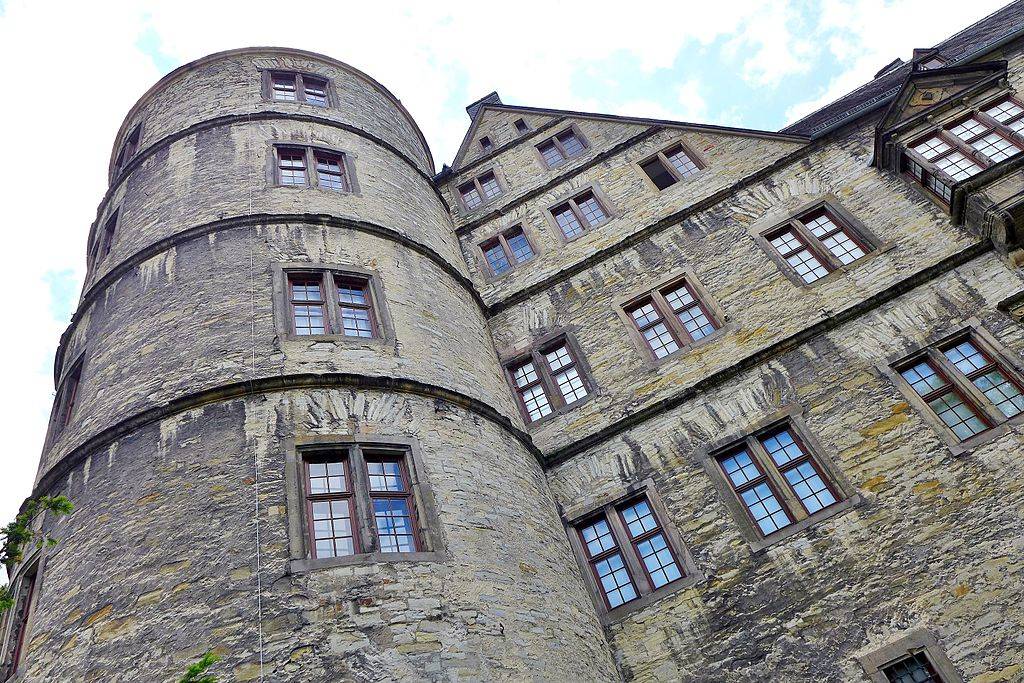 Мистический вевельсбург в германии: тайны, легенды и истории замка