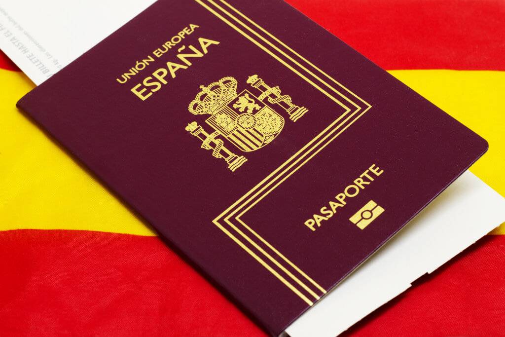Как получить гражданство в испании