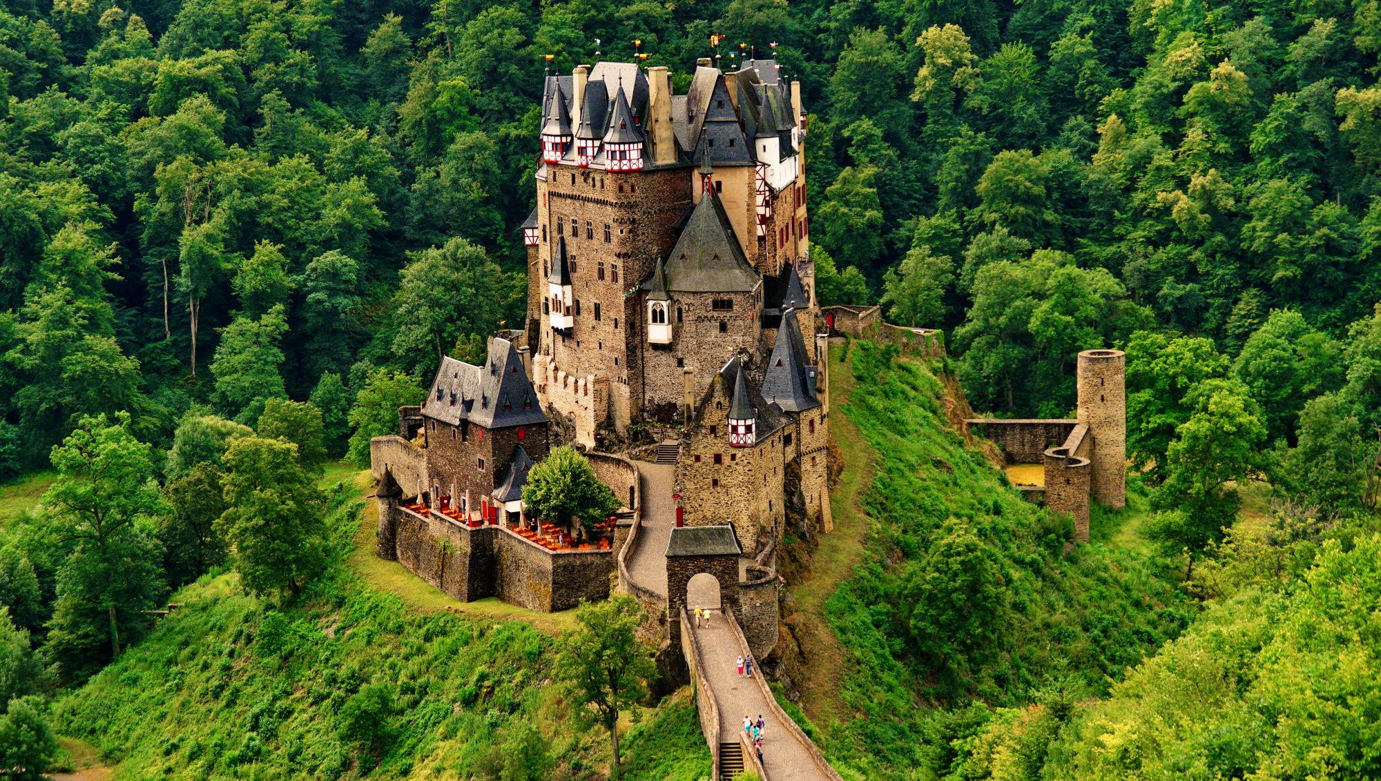 Сказочный замок Эльц в Германии