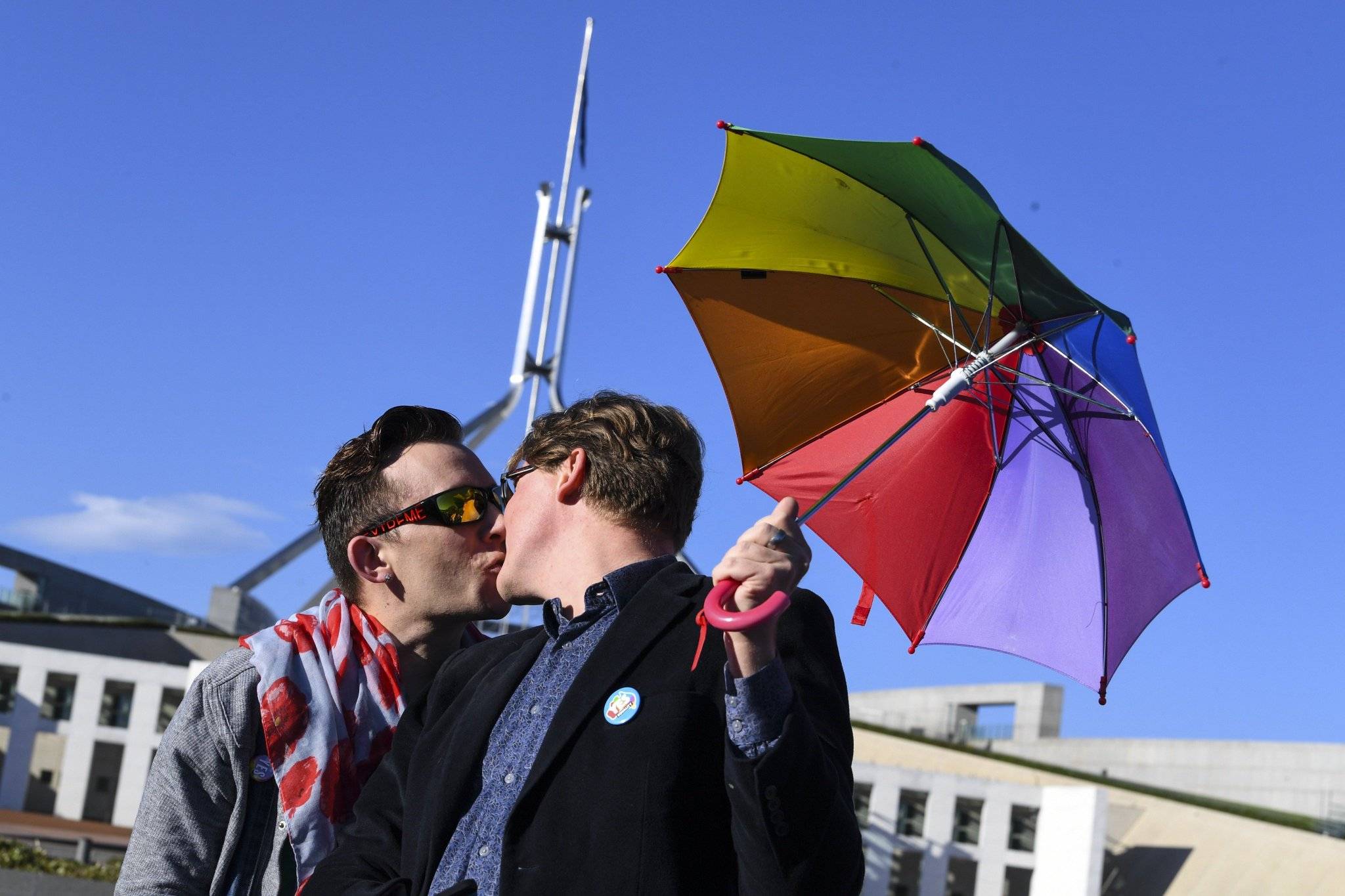 В германии приняли закон о легализации однополых браков