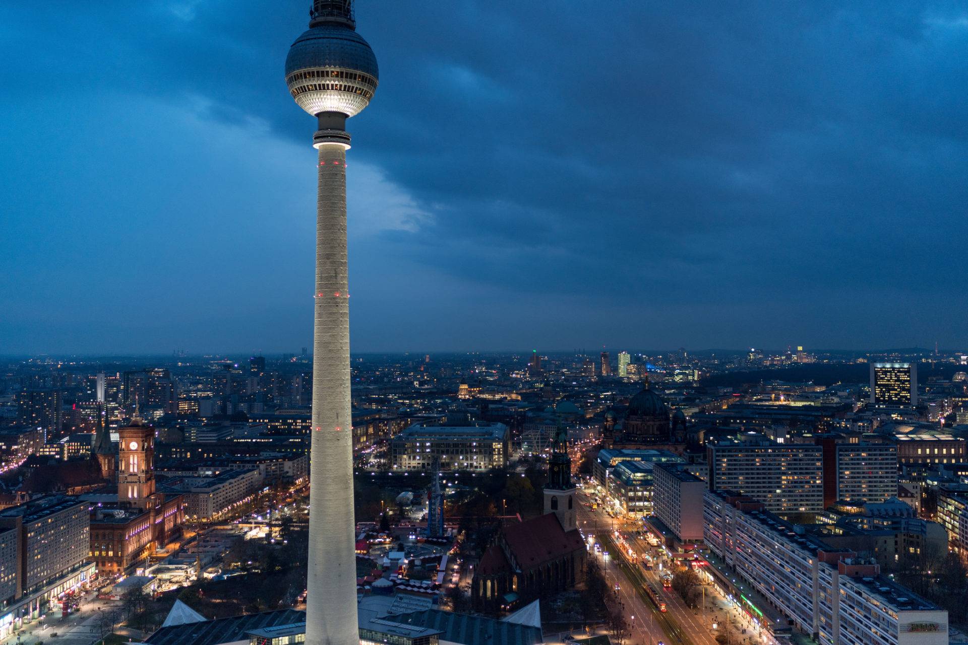 Берлинская телебашня – главная достопримечательность германии