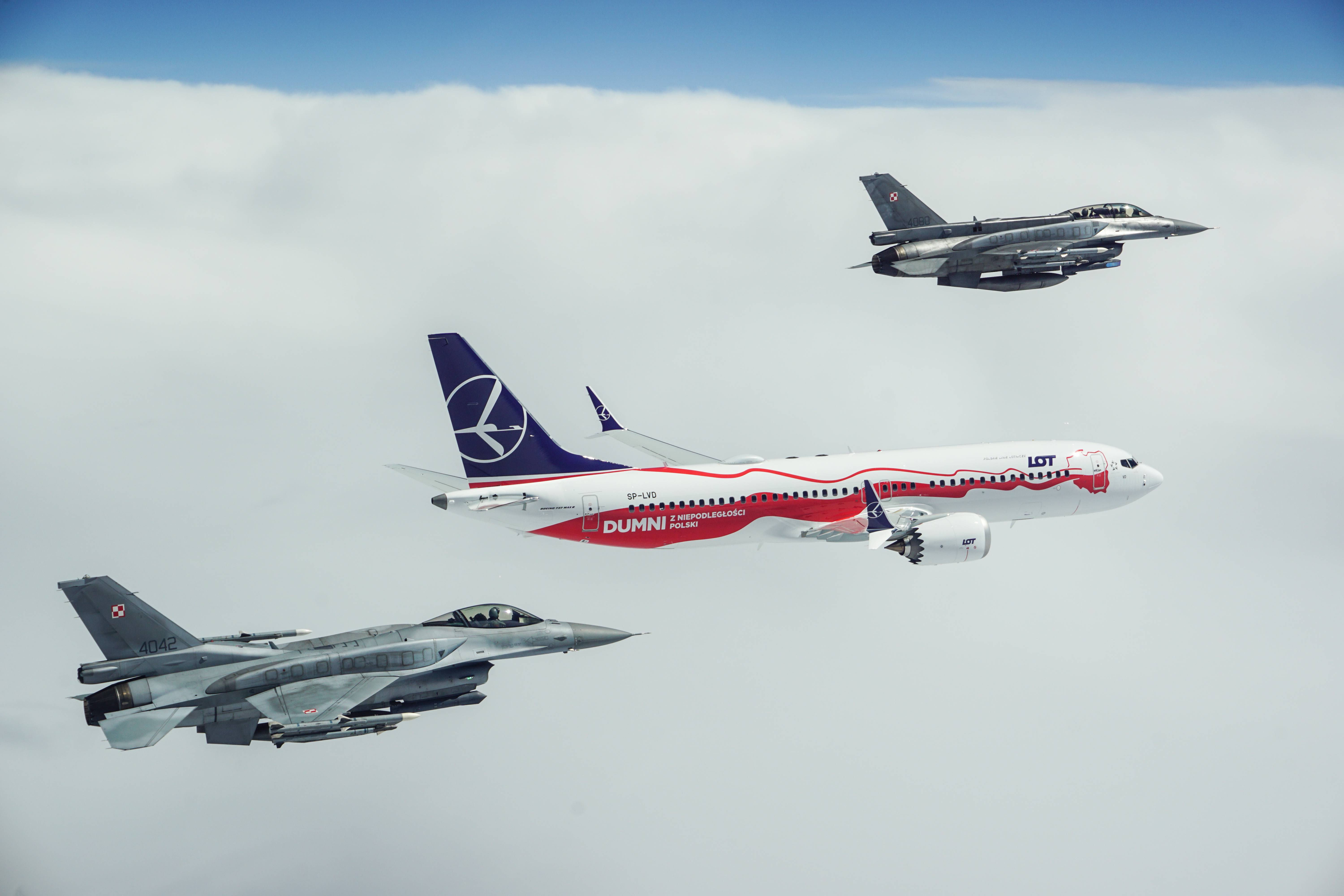 Польская национальная авиакомпания «lot polish airlines»