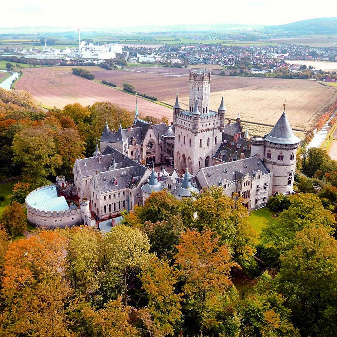 Неоготическая жемчужина Германии – замок Мариенбург в Саксонии