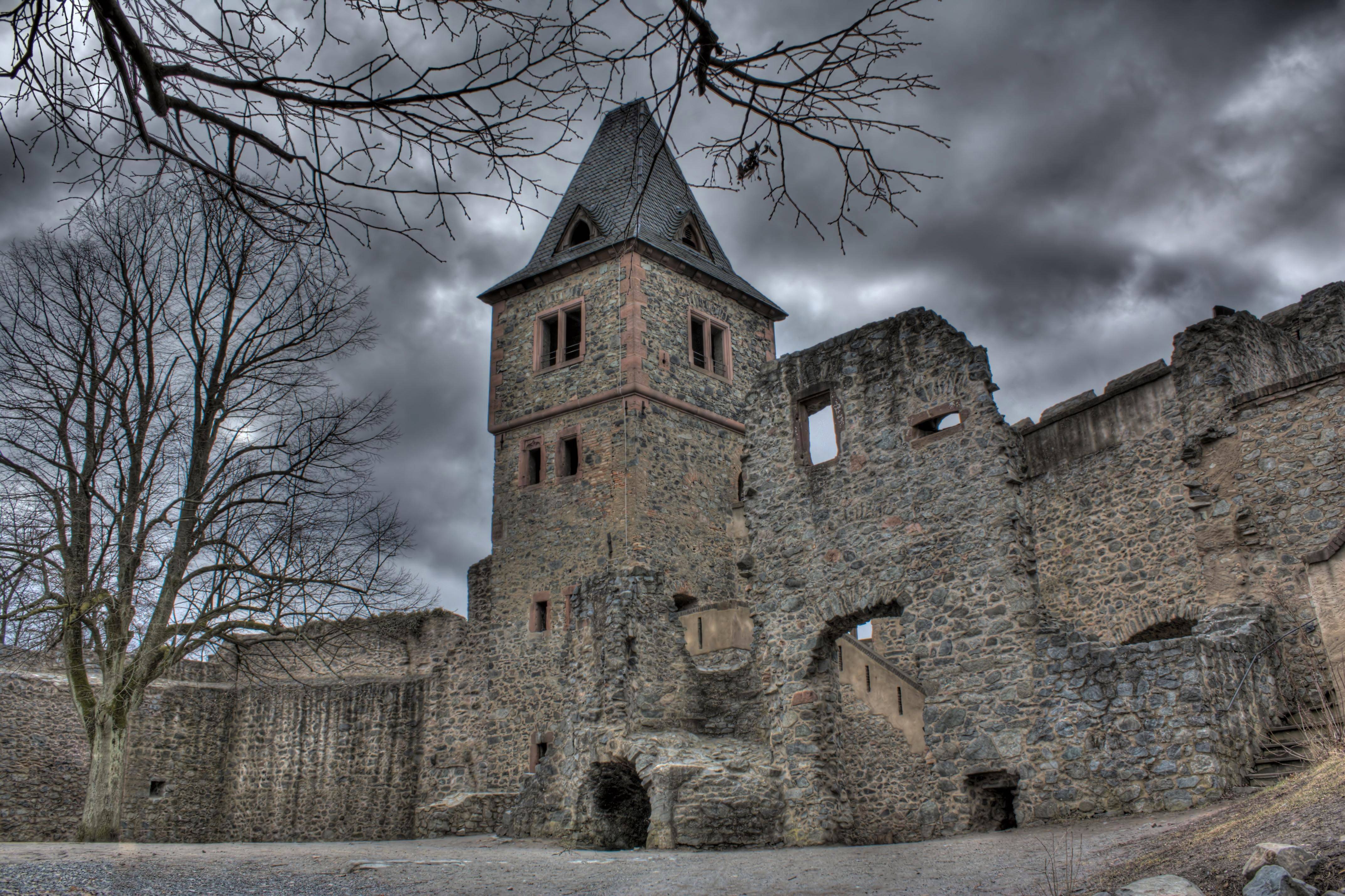 Франкенштейн – особенный замок в Германии