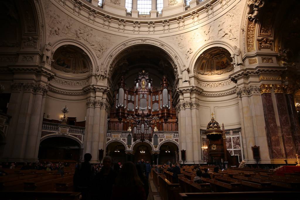Берлинский кафедральный собор — лютеранский храм в католических традициях