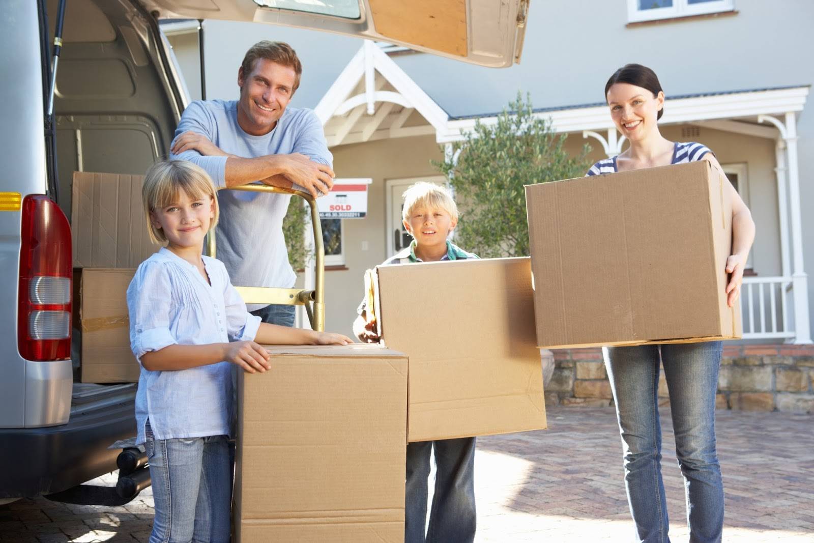 Переезд в новый дом – жизнь с чистого листа: как эмоционально справиться с переездом как взрослым, так и детям